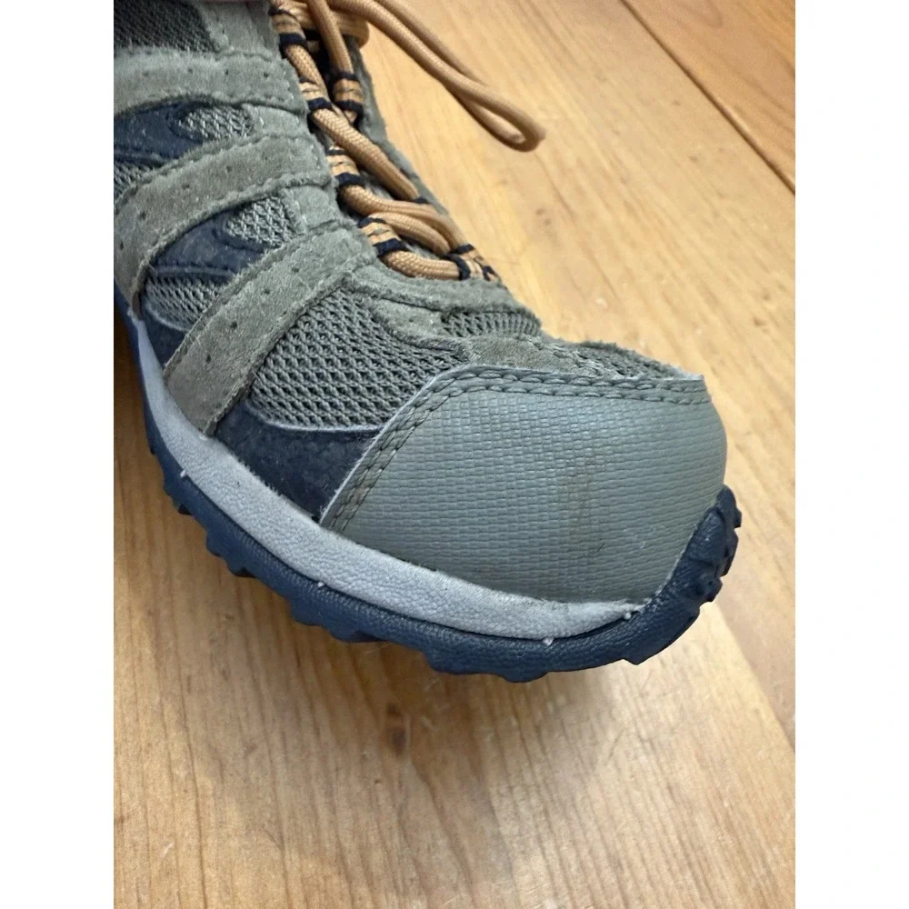 Columbia Youth Hiking Shoes BY0710 -397 Kids Waterproof Shoes Size 4 Redmond